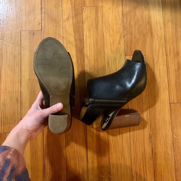 Fergalicious Pumps - Picture 6 of 12